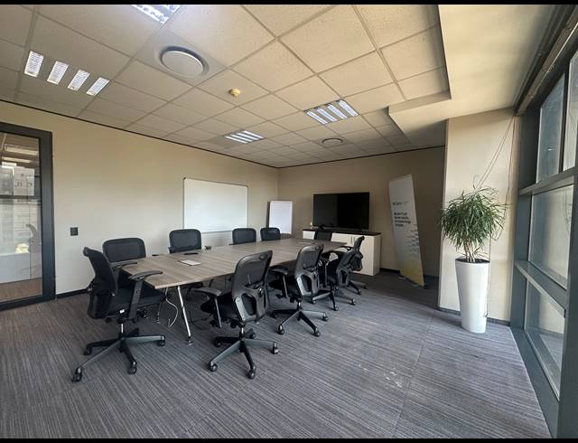 423M² OFFICE TO LET IN SANDTON CENTRAL